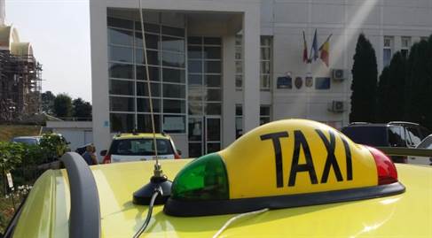 Taximetriștii în război cu Primăria din cauza transportului ilegal