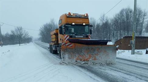 Cine se ocupa de deszapezirea drumurilor din judet