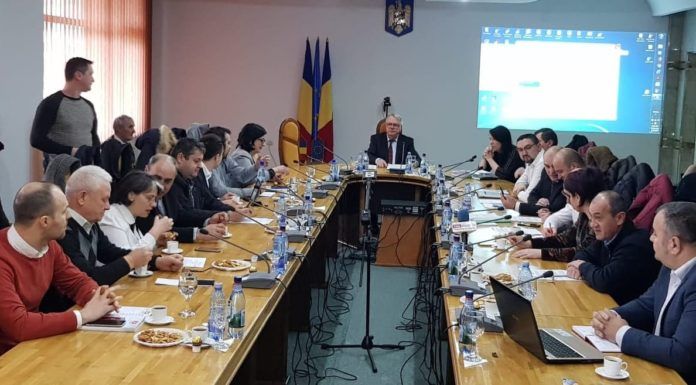 Şedinţă importantă: Creşte de aproape 4 ori preţul la căldură, taxa de salubritate pentru societăţi, indicatorii pentru modernizarea pieţei din Vale, licitaţiile pentru „corn şi lapte”