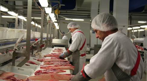 Controale pentru alimentele de Crăciun. Unde se poate face examenul trichineloscopic în Pașcani, Târgu Frumos și Hârlău