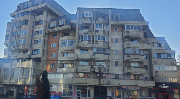 Primăria nu decontează lucrările de curățenie din subsolurile blocurilor