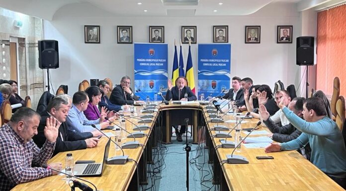Legislativul pășcănean o nouă ședință la sfârșitul lunii. Proiect de majorare a salariilor din Primărie