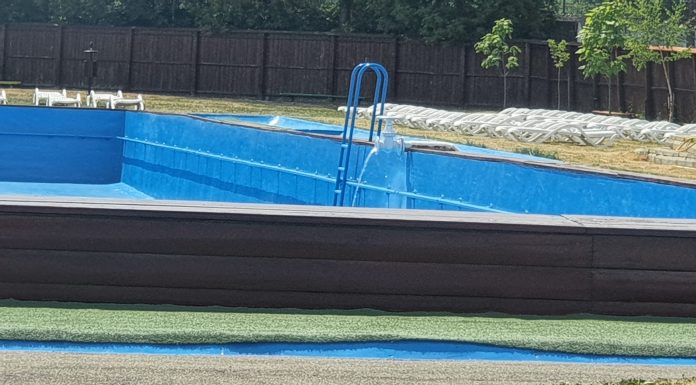 Ședința de urgență pentru ștrandul municipal. Primăria preia administrarea, după un an de bâlbâieli si nepăsare