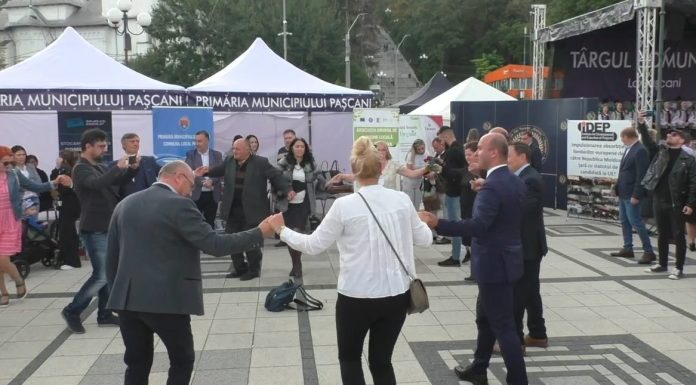 Cum a fost la prima editie a “Targului Comunelor”. Pascaniul s-a prezentat cu pompe si pliante -VIDEO