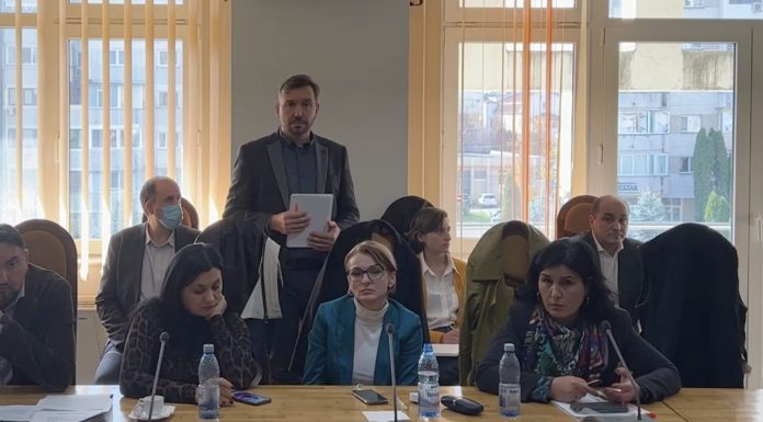 Parcul de aproape un milion de euro a fost aprobat. Consilierii din opozitie au contestat preturile exagerat de mari