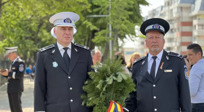 Ziua Eroilor la Pașcani. Depuneri de coroane și hramul Bisericii Înălțarea Domnului