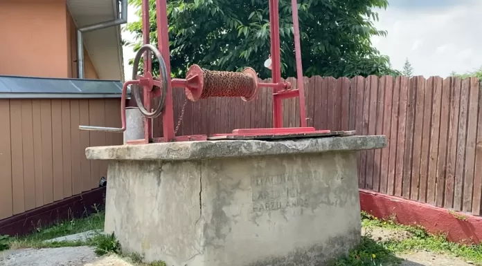 Zeci de familii, fără apă de ani de zile