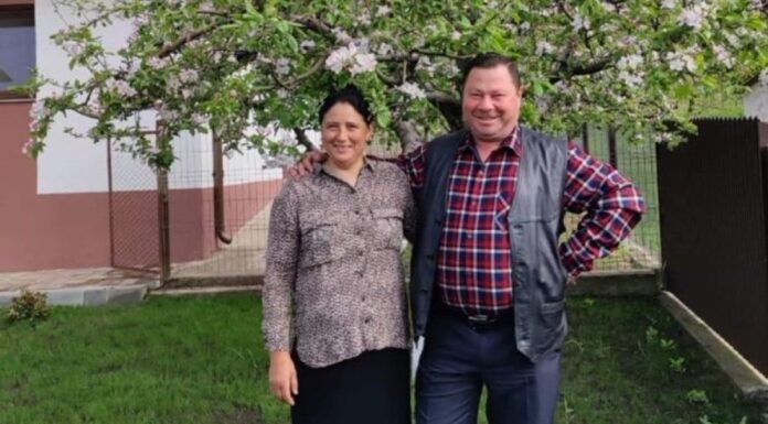 Tragedie la Todiresti. Un bărbat s-a sinucis după ce i-a tăiat gâtul soției. Erau in vacanță la Gura Portiței