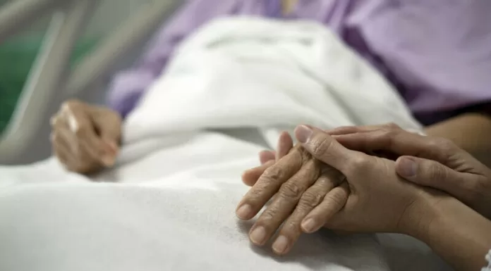 „Costul unei vieți”: bolnav de cancer din Iași obligă statul să-i asigure gratuit medicamentul care îi poate salva existența