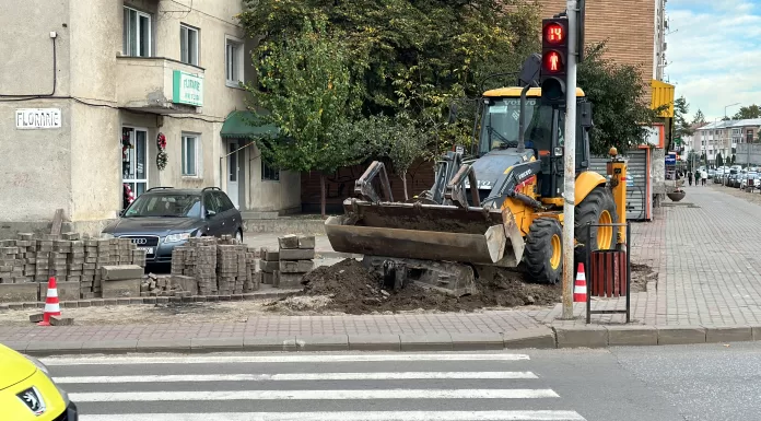 A început amenajarea celui mai scump sens giratoriu din Pașcani