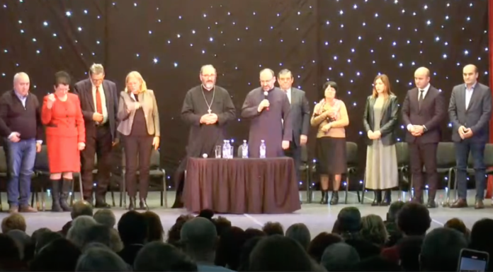 Seară deosebită cu părintele Necula, la Pașcani – FOTO/VIDEO