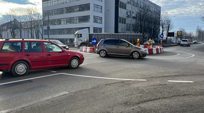 A fost deschis cel de-al treilea sens giratoriu de pe strada Moldovei din Pașcani – FOTO