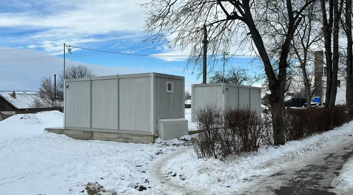 Patru oameni ai străzii, în containerele modulare de la serele din Pașcani