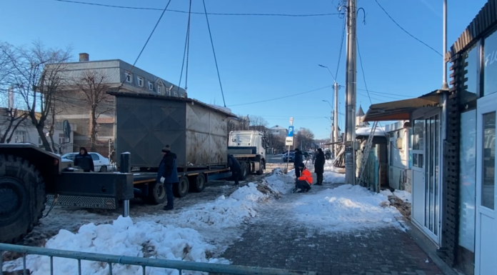 Au început evacuările în piața Vale Pașcani