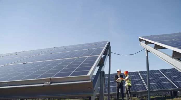 Un investitor străin interesat să construiască un parc fotovoltaic la Heleșteni