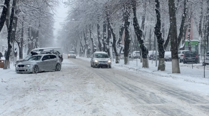 Restricții de circulație din cauza ninsorilor