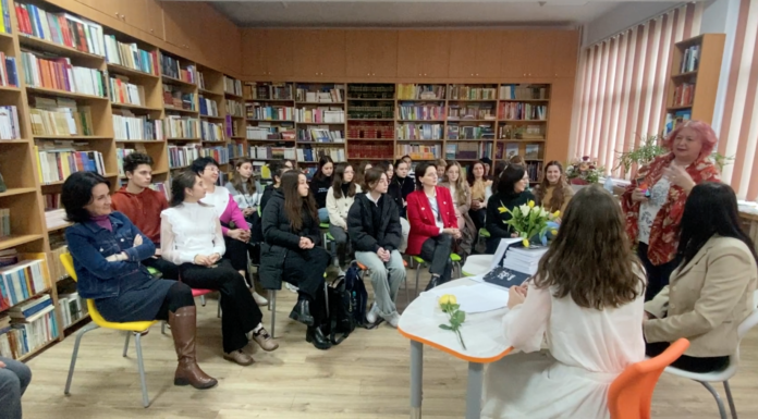 Lansare de carte, teatru și expoziții, la Miron Costin Pașcani – VIDEO