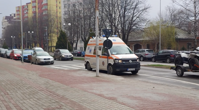 Sfârșit fulgerător pentru un pășcănean. A căzut din picioare în stradă