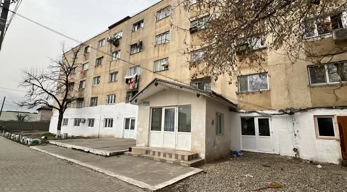 „Divertisment” politic în căminele fără speranță – VIDEO