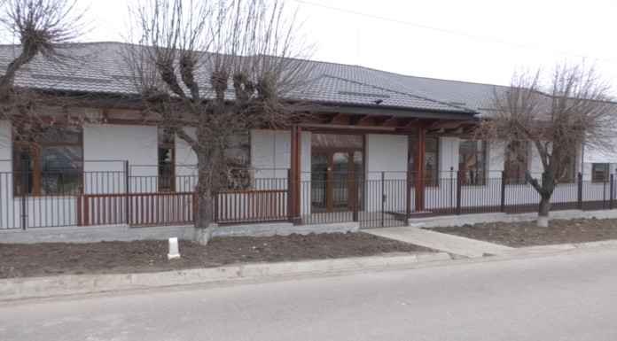 Școală modernă, cu un design unic în zonă, la Dumbrăvița (comuna Ruginoasa). Investiție de 7 milioane de lei – FOTO