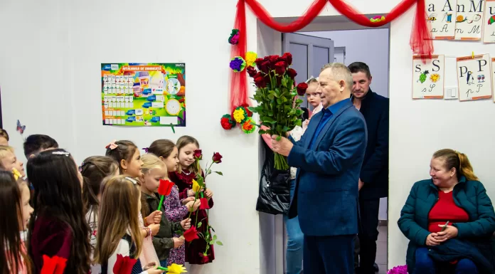 Comuna Stolniceni Prăjescu „s-a umplut de flori”. Administrația a sărbătorit Ziua Femeii – VIDEO