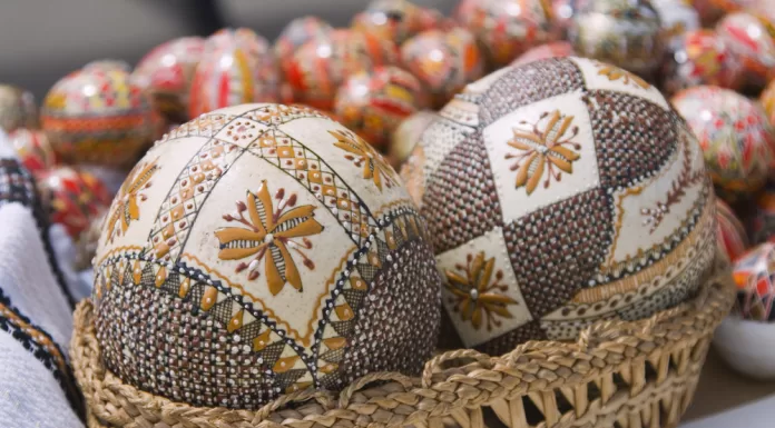 Concurs-expoziție cu tema sărbătorilor pascale, organizat de Liceul Miron Costin Pașcani. Se fac înscrieri