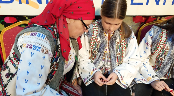 Șezătoare tradițională pentru confecționarea mărțișorului, la Heleșteni – FOTO