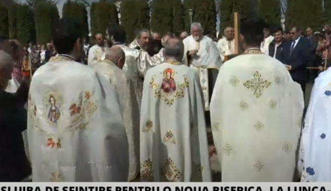 Slujbă de sfințire pentru o nouă biserică la Lunca Pașcani – VIDEO