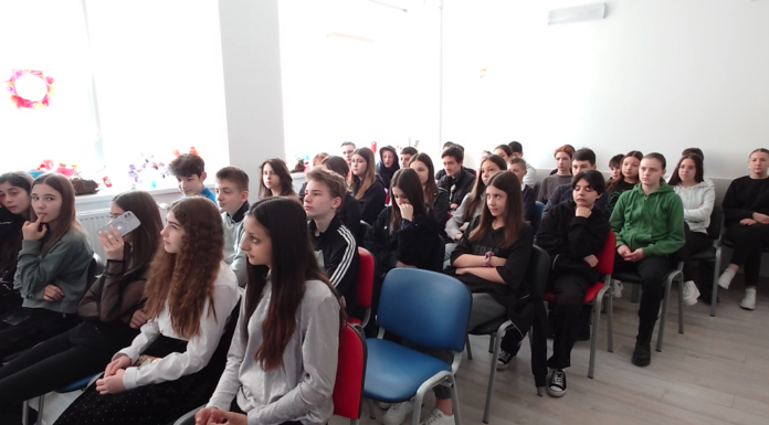 Elevii de la Cantacuzino Pașcani, informați despre pericolele consumului de droguri