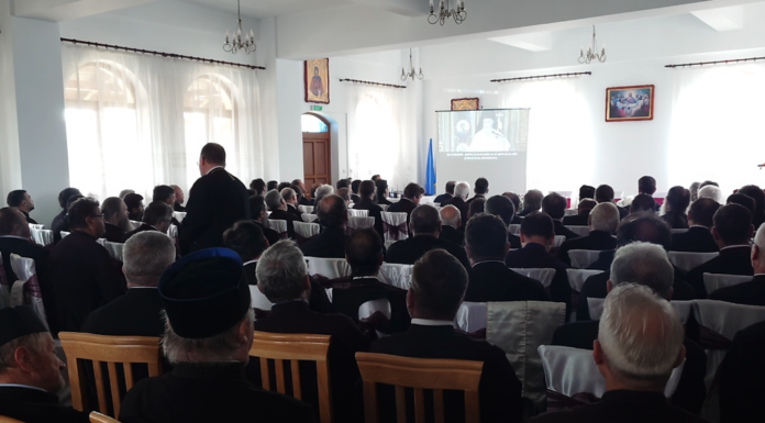 Ședință a preoților din zona Pașcaniului, la Lunca – FOTO