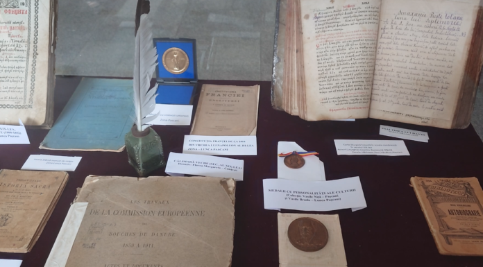 Expoziție de carte veche la Casa de Cultură Pașcani
