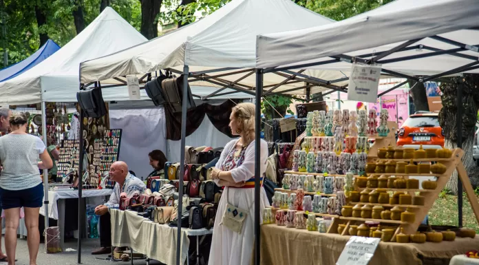 Tradiție și artă la Pașcani, la Târgul Meșterilor Populari – FOTO/VIDEO