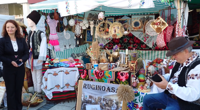 Păstrători de tradiții și producători locali, la Târgul comunelor de la Pașcani – FOTO