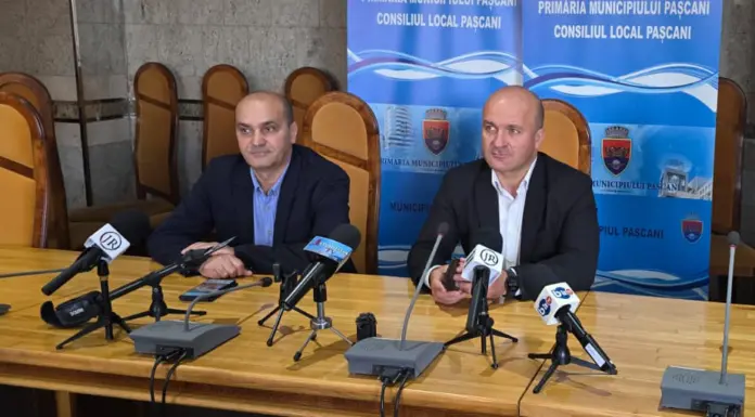 Consilierii personali și administratorul public, rămân în organigrama