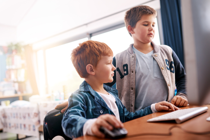 COPII ELEVI CALCULATOARE