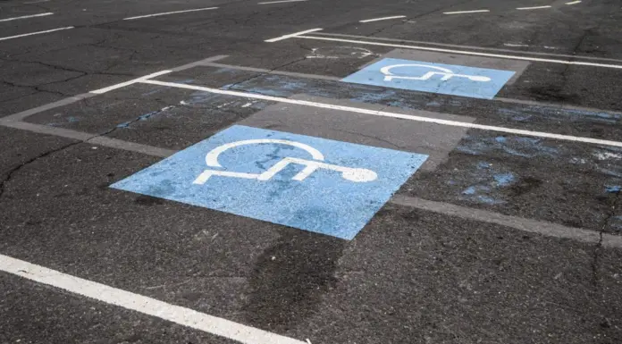 Verificări la persoanele cu handicap care au și permis de conducere. Câte persoane sunt vizate la Iași?