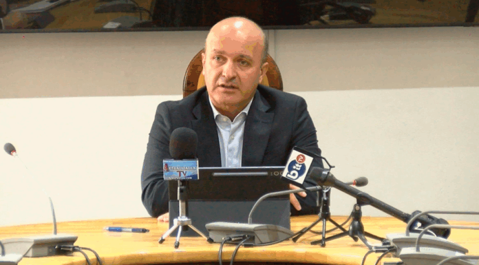 Primarul Pintilie a încercat să scape de jurnaliști la ședința despre problemele cu apa