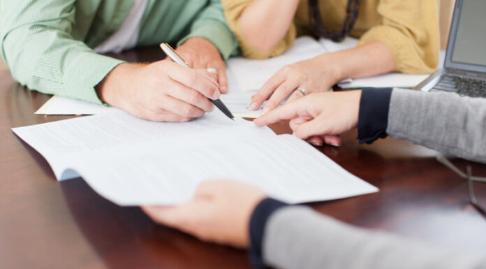 Cum poți deveni asigurat în sistemul de sănătate dacă nu ai venituri. Care este baza de calcul a contribuției la asigurările sociale