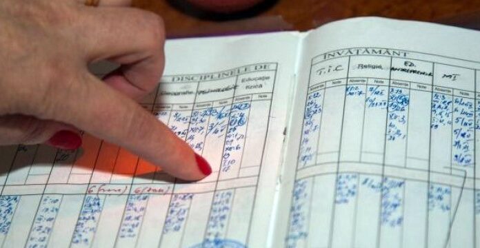 Totul despre absenศele elevilor: cรขte sunt permise, cum pot fi motivate ศi cรขnd e scฤzutฤ nota la purtare? Regulile pe รฎnศelesul tuturor