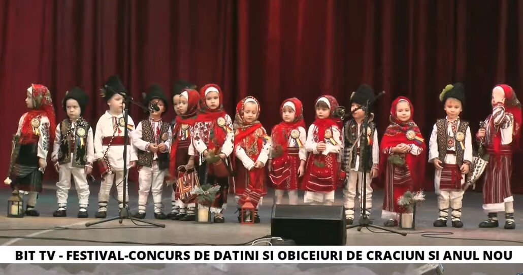 Tradițiile românești au prins din nou viață la Pașcani. Ediția a XIV-a a proiectului „Datinile la români” a umplut Casa de Cultură de emoție și culoare