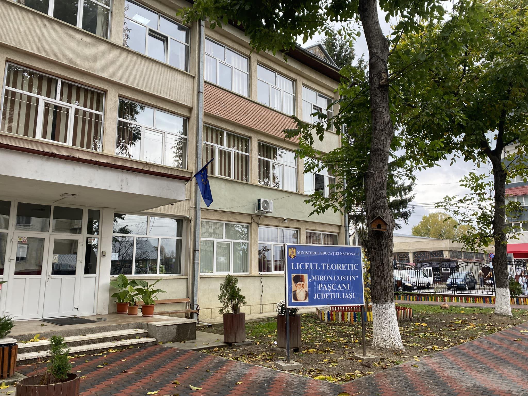 Liceul Miron Costin Pașcani dă startul unei noi ediții a Festivalului „Datinile la români”. Pregătiri pentru activitățile de Paște