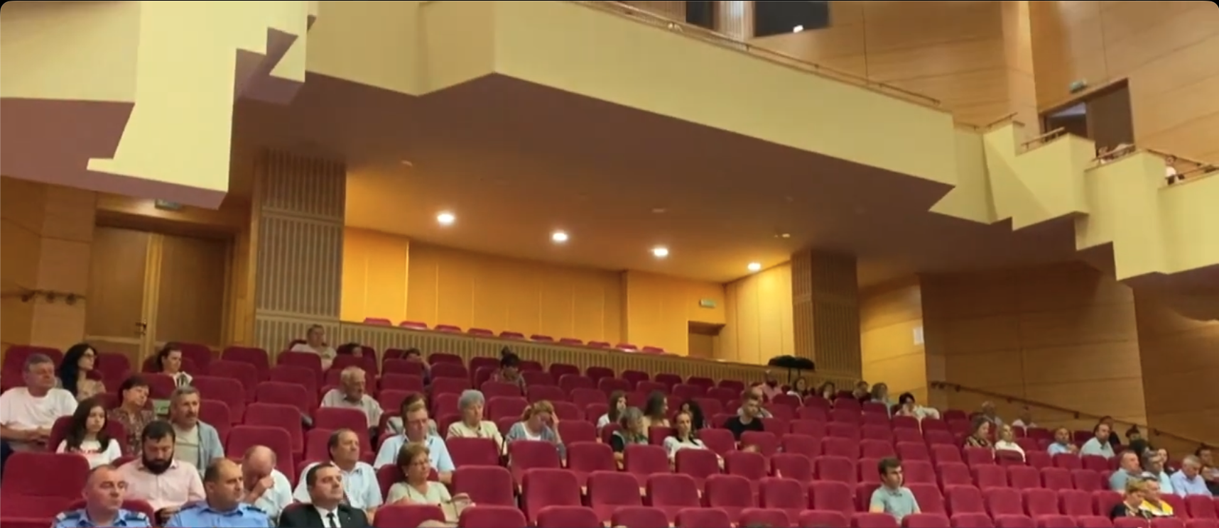 O parte din Primăria Pașcani a fost închisă